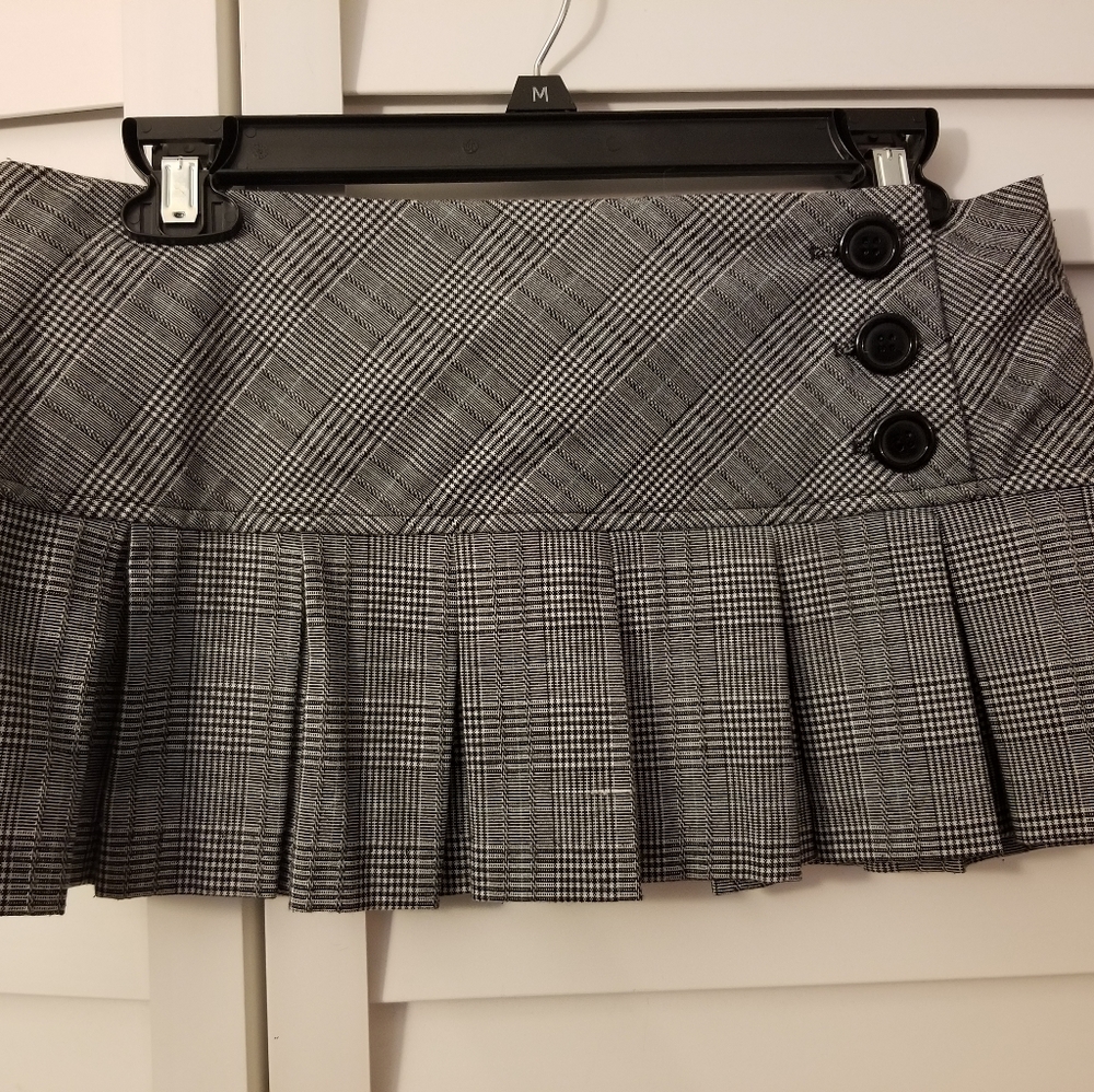 💖 3/$20 Black/white pleated mini skirt